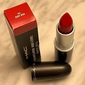 BNIB MAC COSMETICS LIPSTICK 707 RUBY WOO